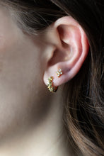 Piqué Studs