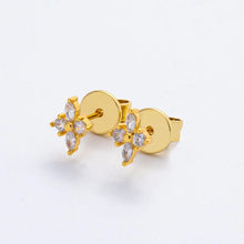 Piqué Studs